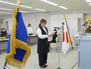 ３謝辞を述べる卒業生代表.JPG