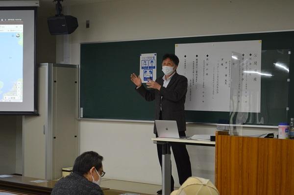 第1回所長前.jpg